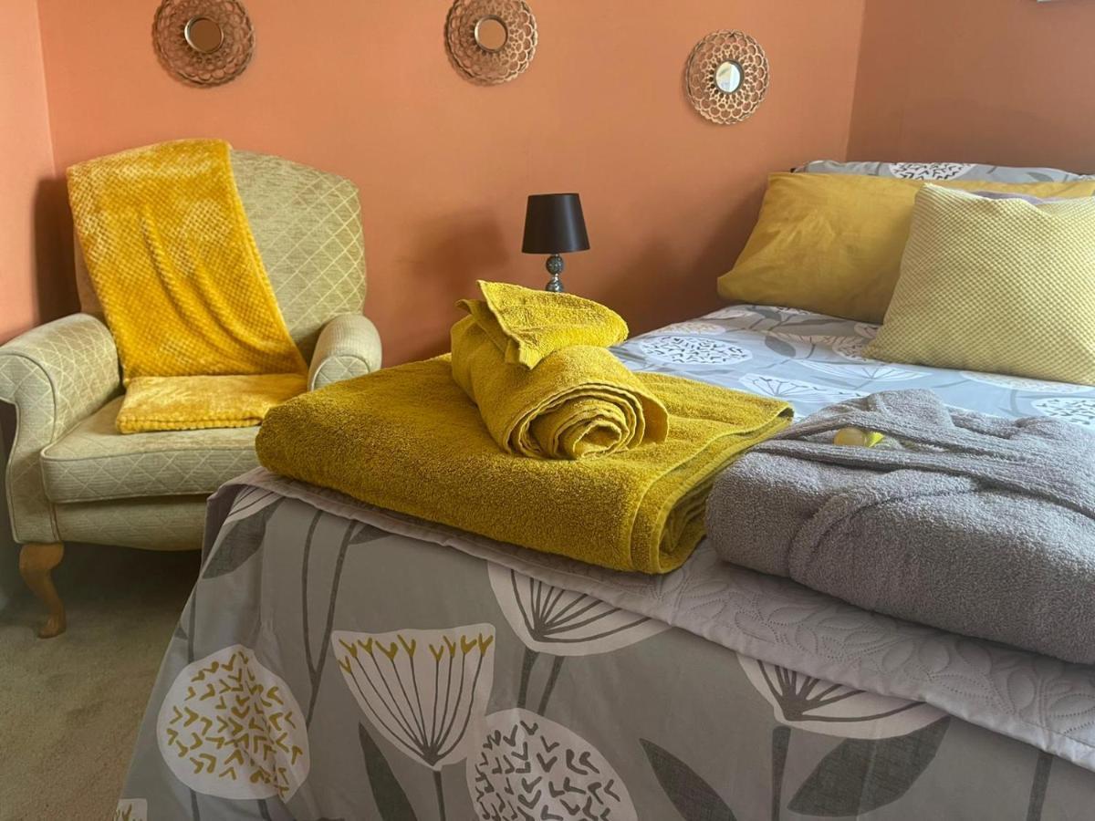 Peaceful Retreat Hideaway Surrey Apartment Esher Ngoại thất bức ảnh